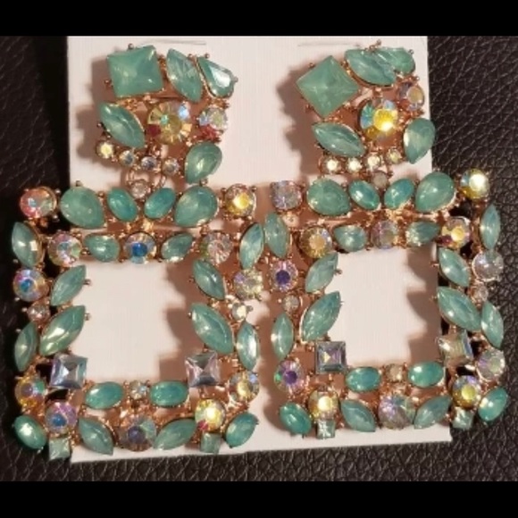 Square rhinestone earrings - Picture 2 of 2
